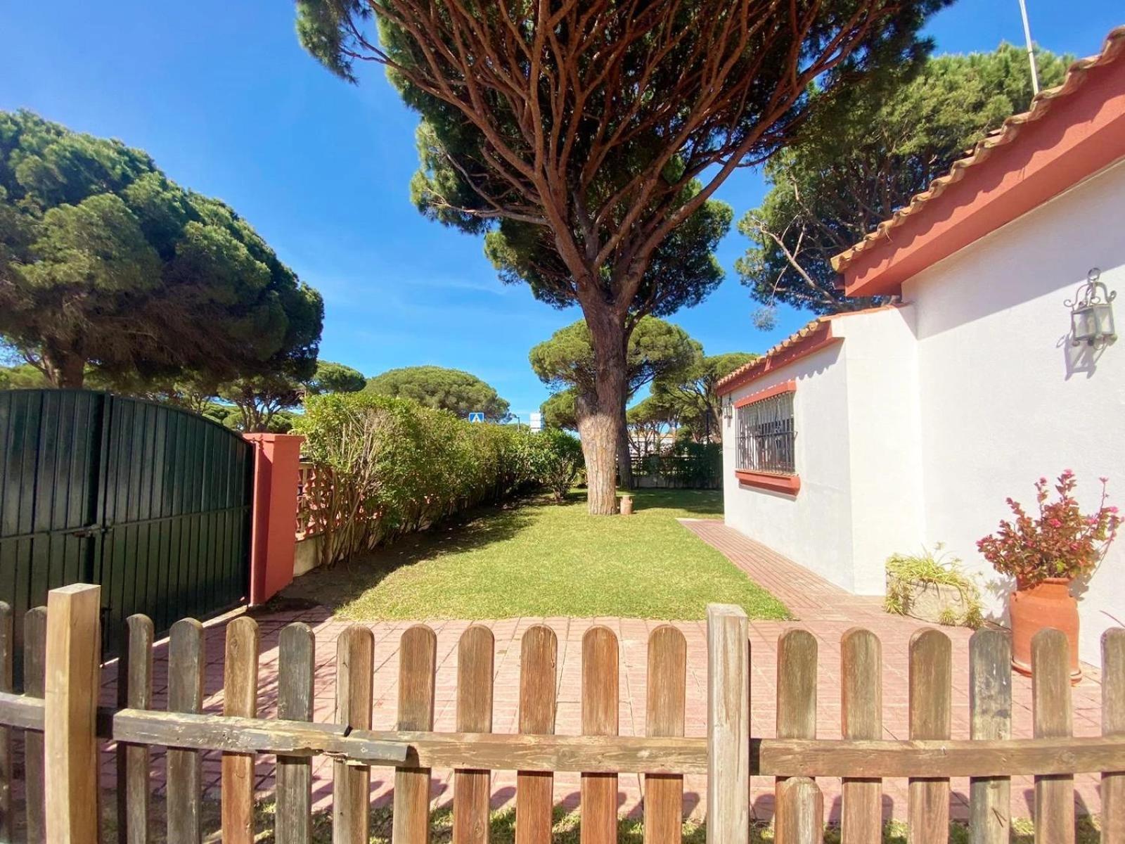 Chalet Roche A 300 Metros De La Playa Exterior photo